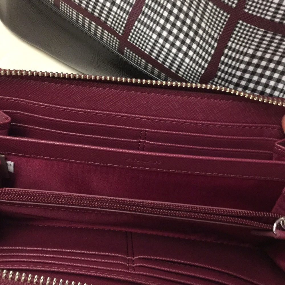 Coach Handbag With Matching Wallet Set - image 3